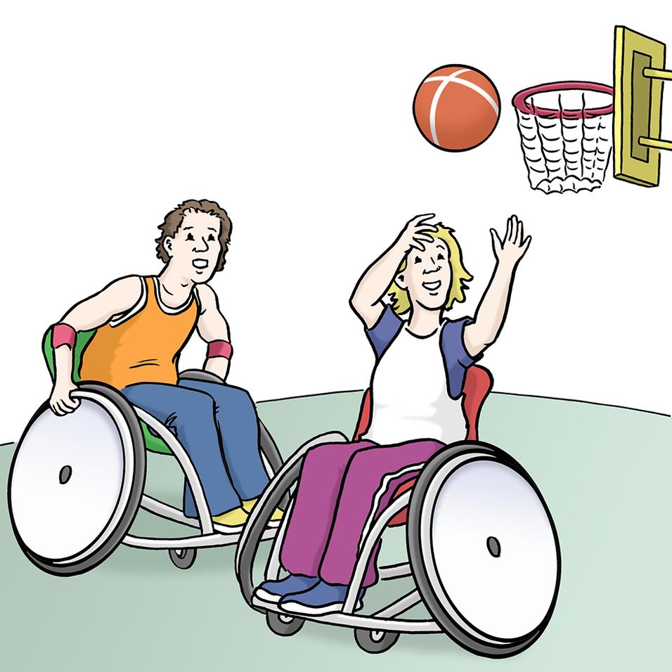 Zwei Menschen im Rollstuhl spielen Basketball, einer wirft einen Ball in Richtung des Korbs.